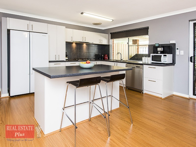 6 Wade Square, Stratton WA 6056