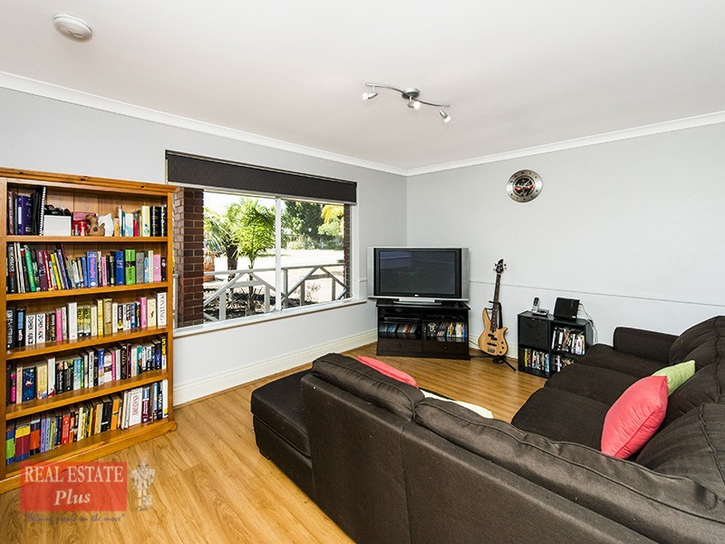 6 Wade Square, Stratton WA 6056