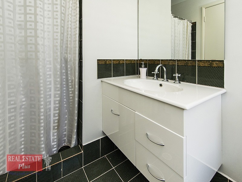 6 Wade Square, Stratton WA 6056