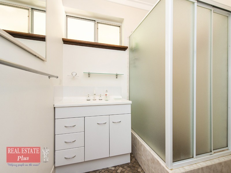 10 Barussela Avenue, Greenmount WA 6056