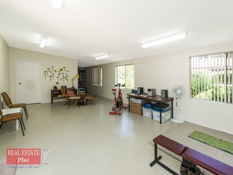 10 Barussela Avenue, Greenmount WA 6056