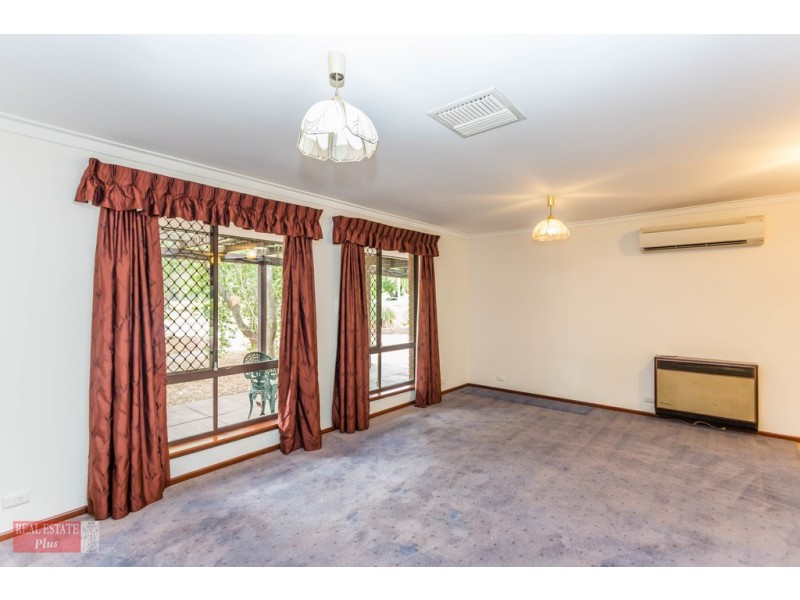 44 Lincoln Road, Forrestfield WA 6058