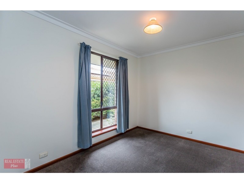 44 Lincoln Road, Forrestfield WA 6058