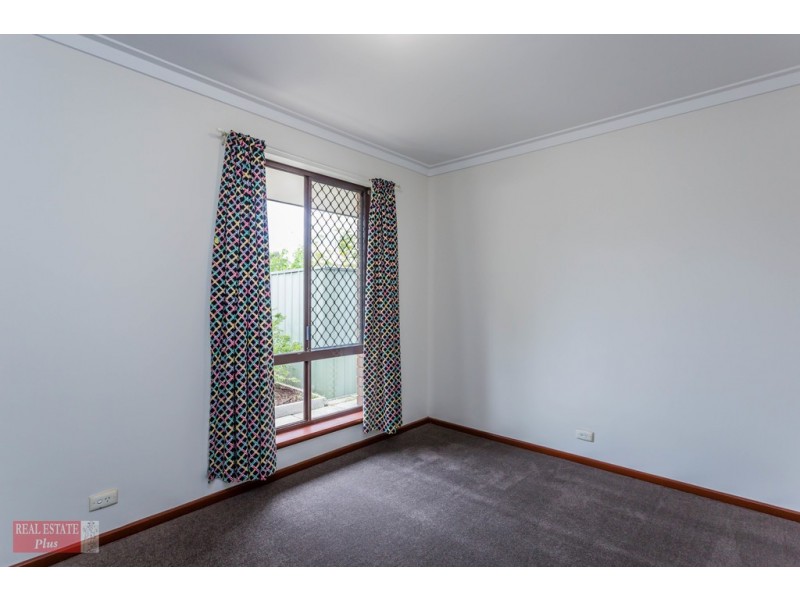 44 Lincoln Road, Forrestfield WA 6058