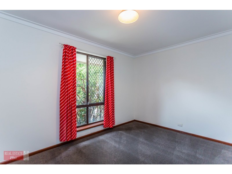 44 Lincoln Road, Forrestfield WA 6058