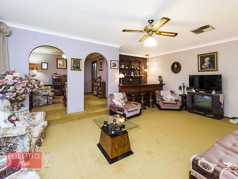 1 Vernal Vale, Greenmount WA 6056