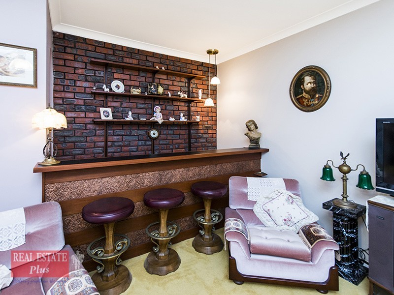 1 Vernal Vale, Greenmount WA 6056