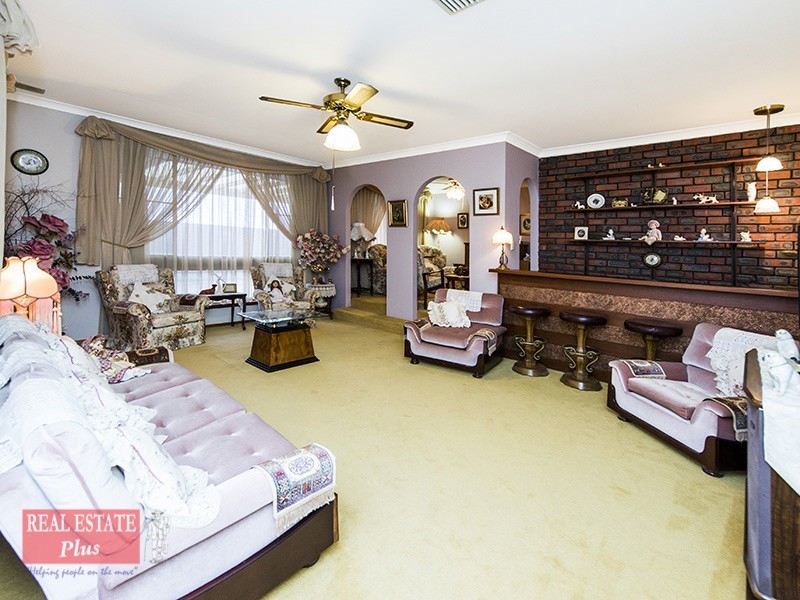 1 Vernal Vale, Greenmount WA 6056