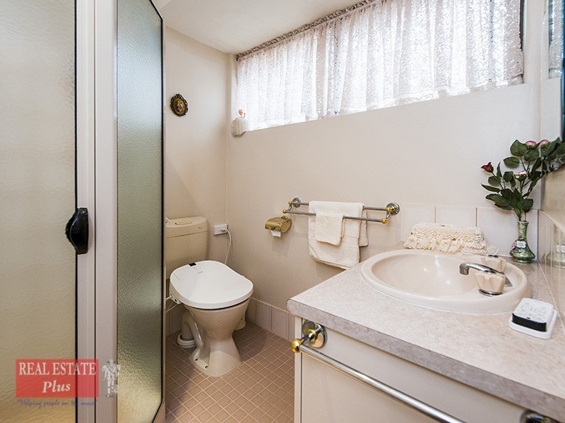 1 Vernal Vale, Greenmount WA 6056