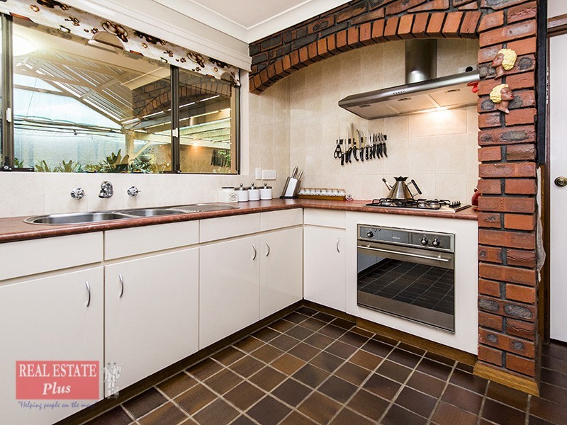 1 Vernal Vale, Greenmount WA 6056