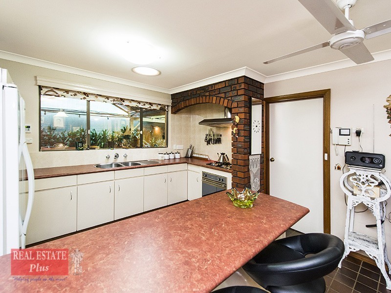 1 Vernal Vale, Greenmount WA 6056