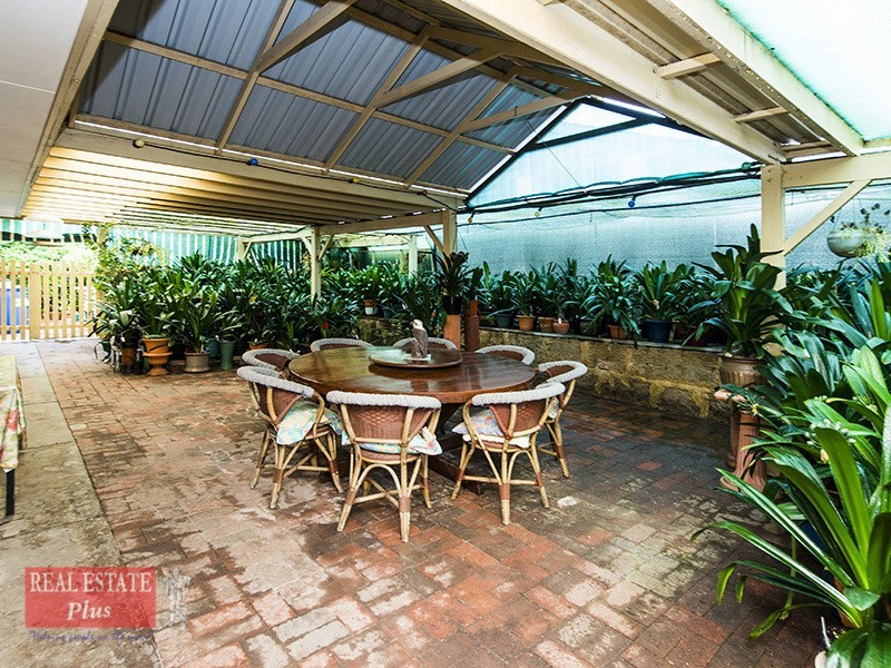 1 Vernal Vale, Greenmount WA 6056