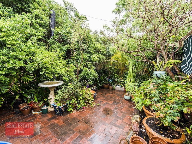 1 Vernal Vale, Greenmount WA 6056