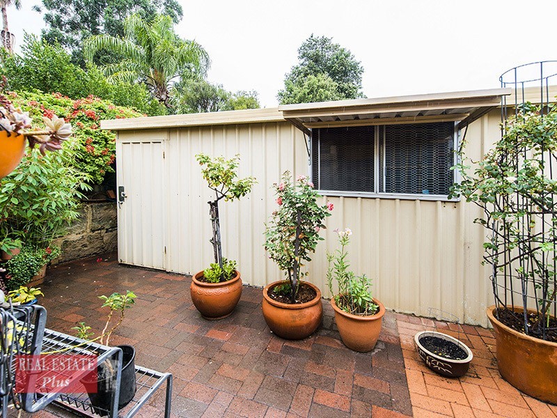 1 Vernal Vale, Greenmount WA 6056