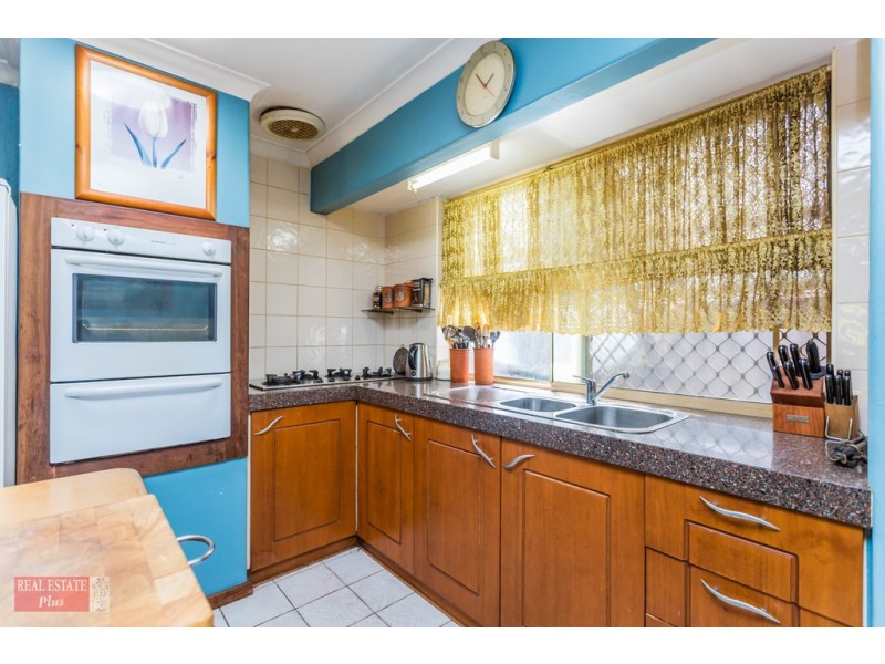 16 Robins Rise, Stratton WA 6056