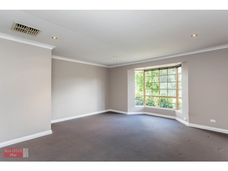 5 Banner Place, Swan View WA 6056