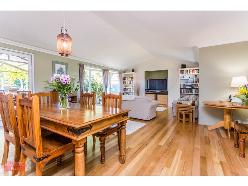 8 Radford Place, Bellevue WA 6056