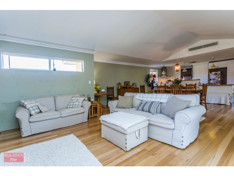 8 Radford Place, Bellevue WA 6056