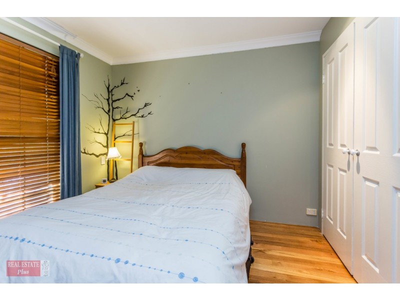 8 Radford Place, Bellevue WA 6056