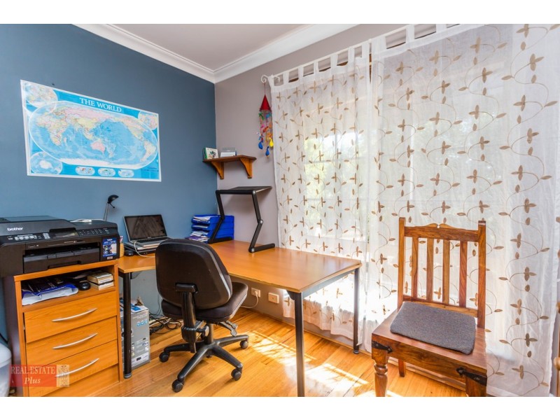 8 Radford Place, Bellevue WA 6056