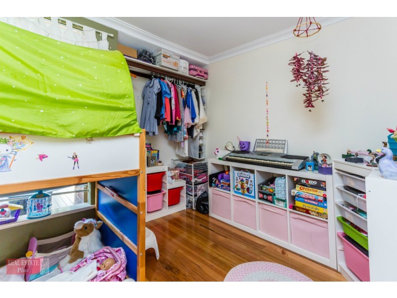 8 Radford Place, Bellevue WA 6056