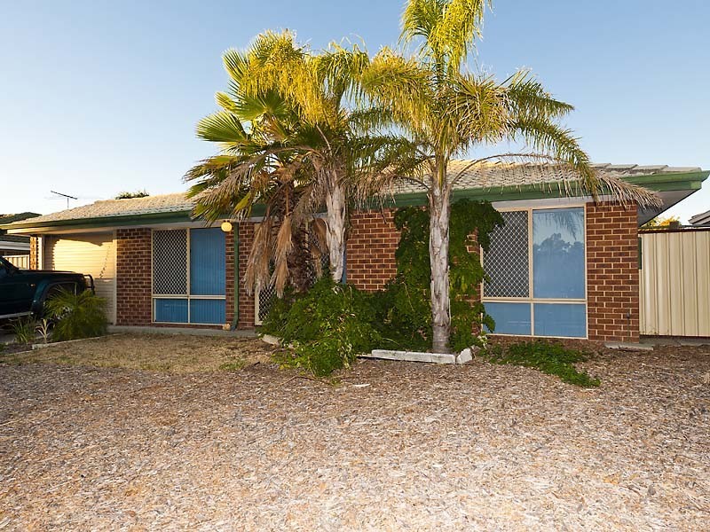 26 Burton Retreat, Stratton WA 6056