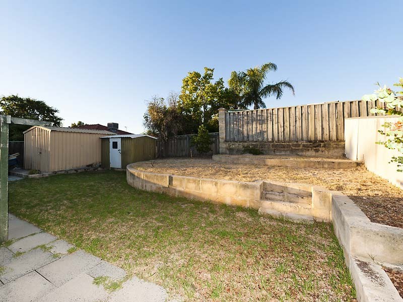 26 Burton Retreat, Stratton WA 6056