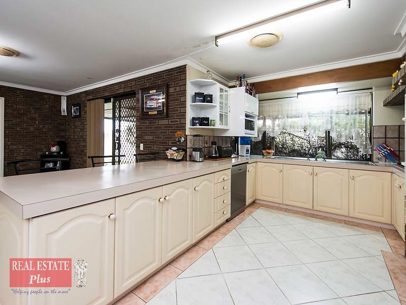 33 Innamincka Road, Greenmount WA 6056