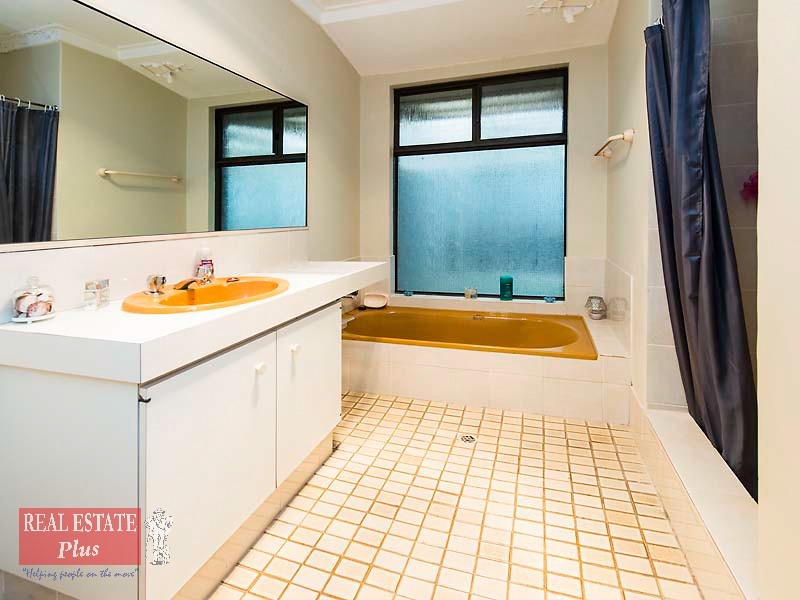 33 Innamincka Road, Greenmount WA 6056