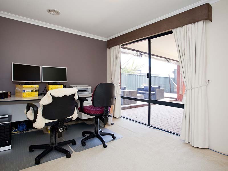 6 Elford Corner, High Wycombe WA 6057