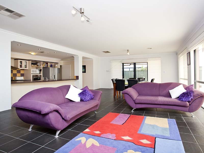 6 Elford Corner, High Wycombe WA 6057