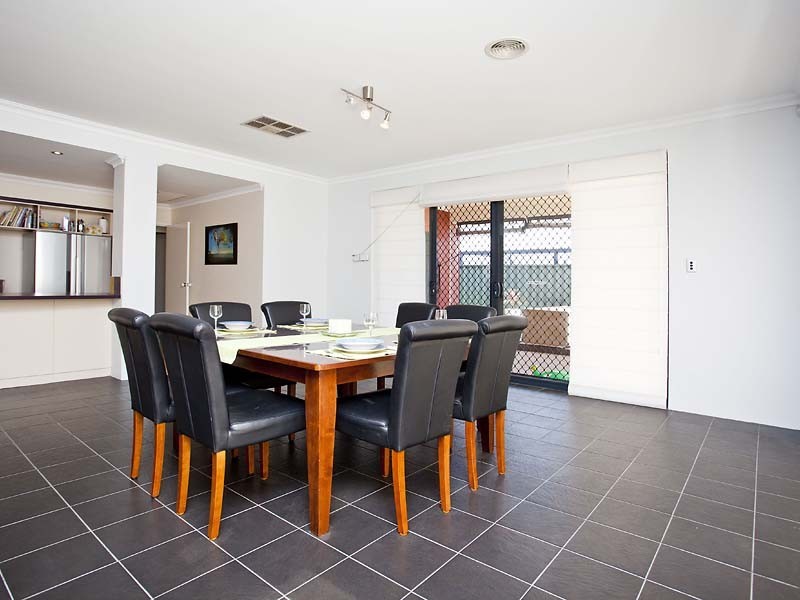 6 Elford Corner, High Wycombe WA 6057