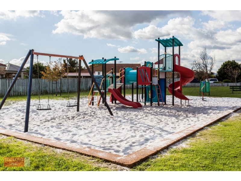 30 Golden Ash Gardens, Helena Valley WA 6056