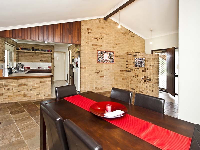 28 Balmain Road, Greenmount WA 6056