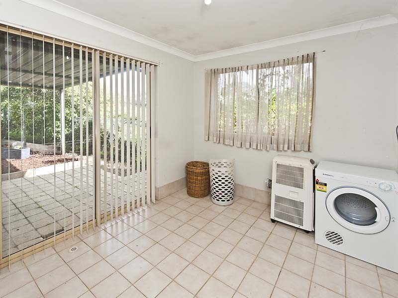 28 Balmain Road, Greenmount WA 6056