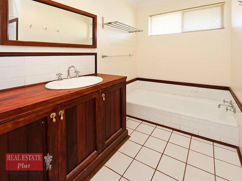 37 Innamincka Road, Greenmount WA 6056