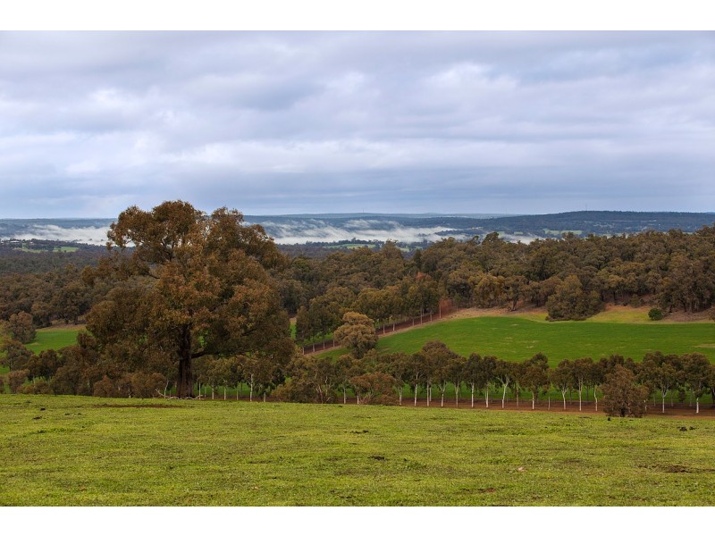 1 Golf Links Road, Wundowie WA 6560