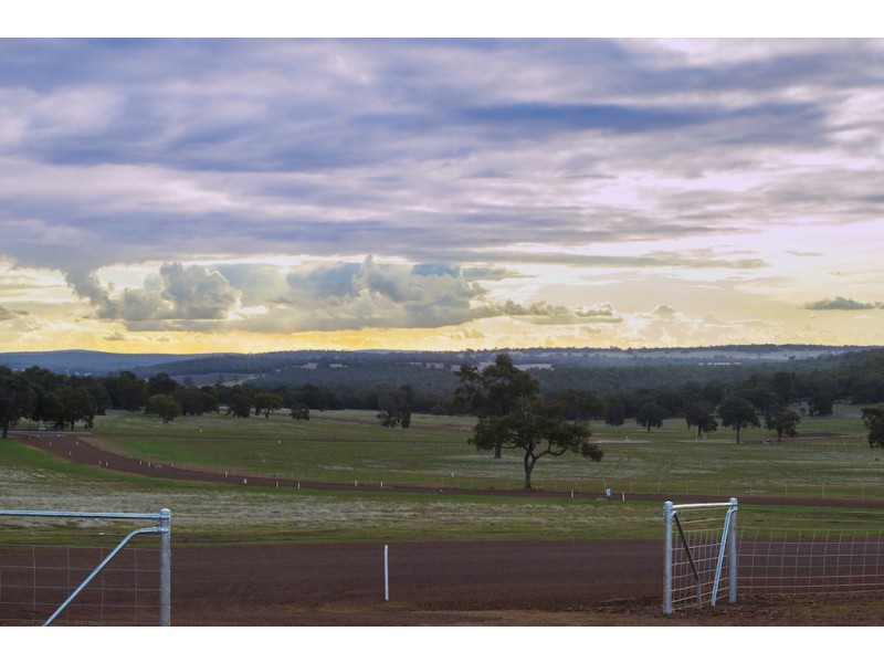 1 Golf Links Road, Wundowie WA 6560