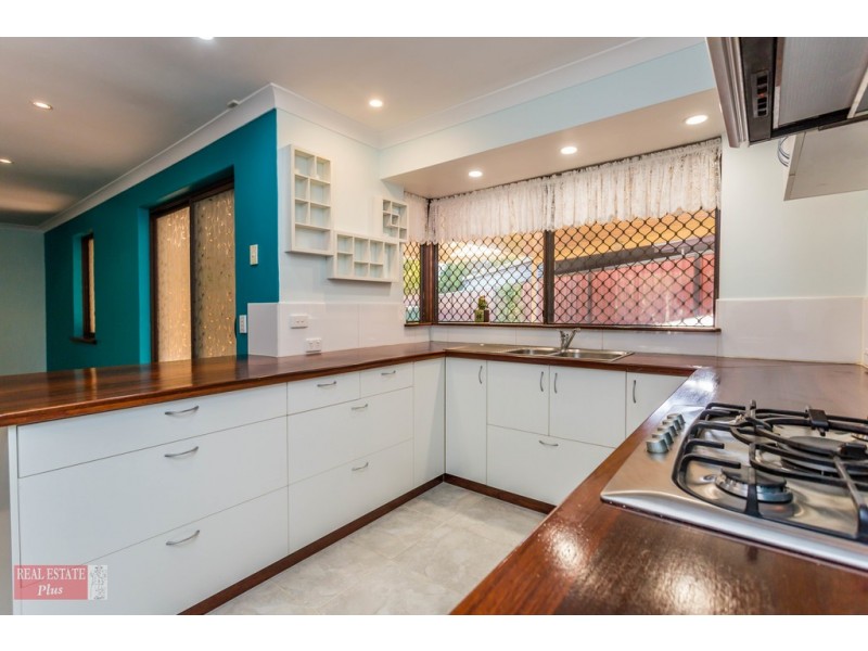 2 Bristol Way, Forrestfield WA 6058