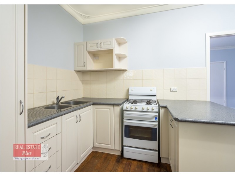 1/4 Russell Road, Greenmount WA 6056