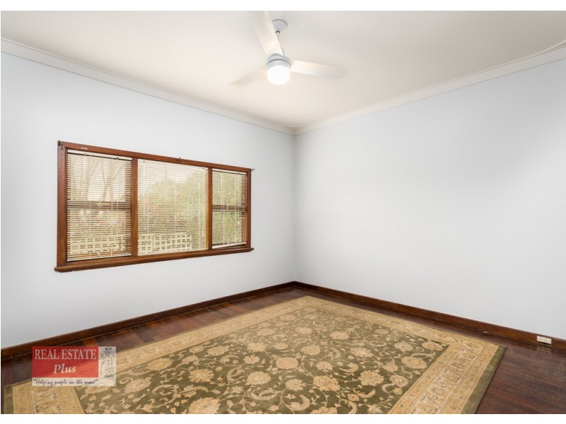 1/4 Russell Road, Greenmount WA 6056