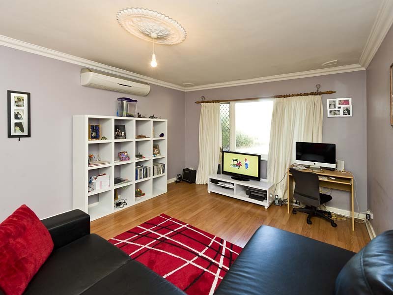 44 Kidman Avenue, South Guildford WA 6055