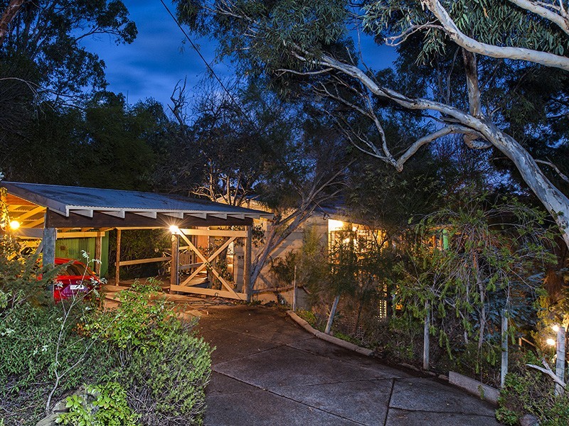 6 Lukin Avenue, Darlington WA 6070