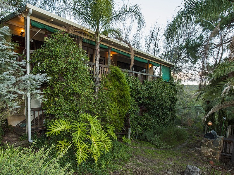 6 Lukin Avenue, Darlington WA 6070