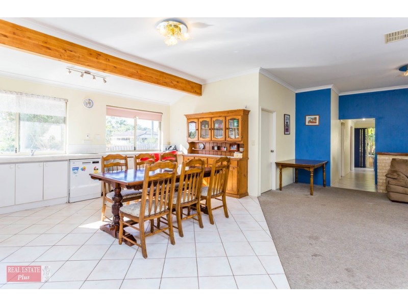 8 Pagnell Way, Swan View WA 6056