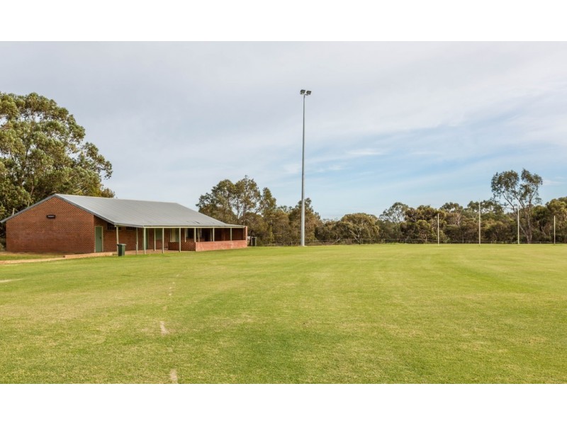 2 Croydon Street, Bellevue WA 6056