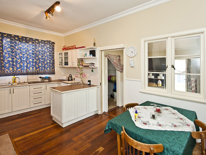 20 Ewart Street, Midvale WA 6056
