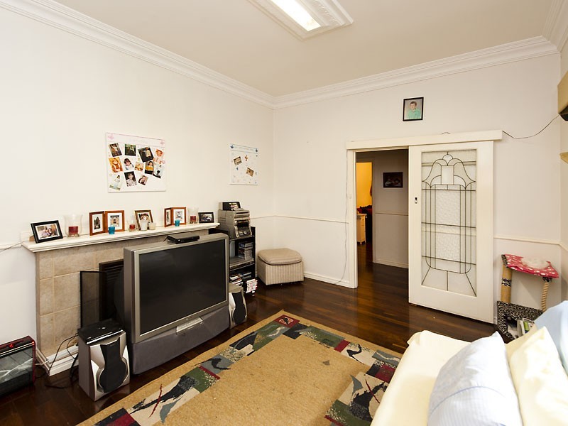20 Ewart Street, Midvale WA 6056