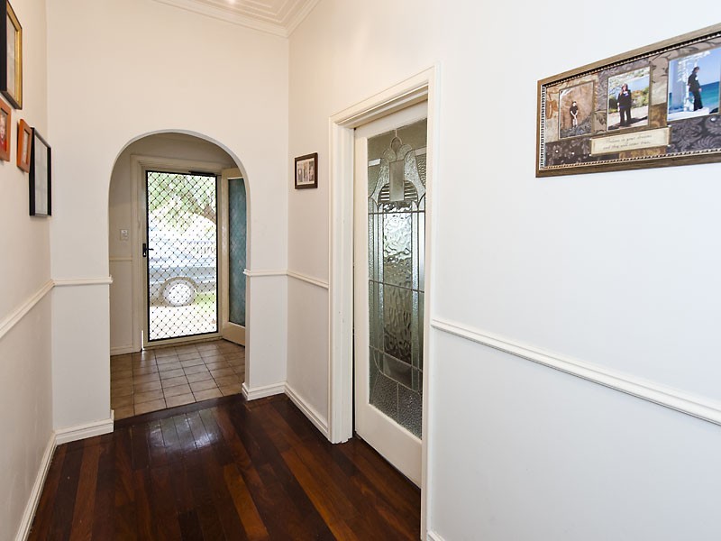 20 Ewart Street, Midvale WA 6056