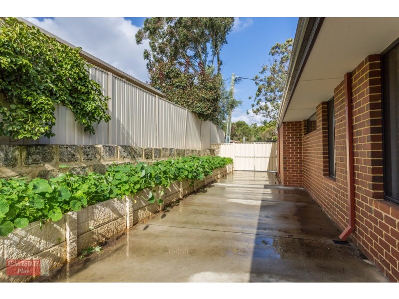 1B Jarril Place, Koongamia WA 6056